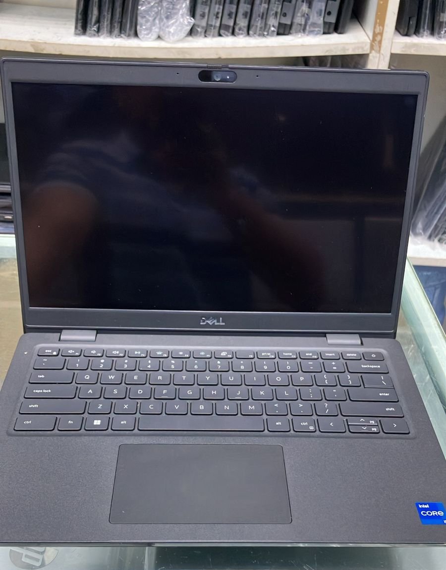 Dell Latitude Laptop, Touch Screen, Intel Core i5 (11th Gen) 8GB RAM 256GB SSD